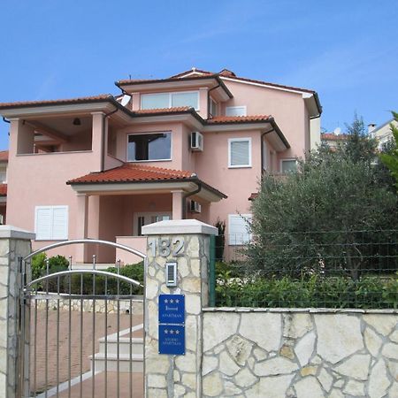 Apartments Villa Fernetich プレマントゥーラ エクステリア 写真