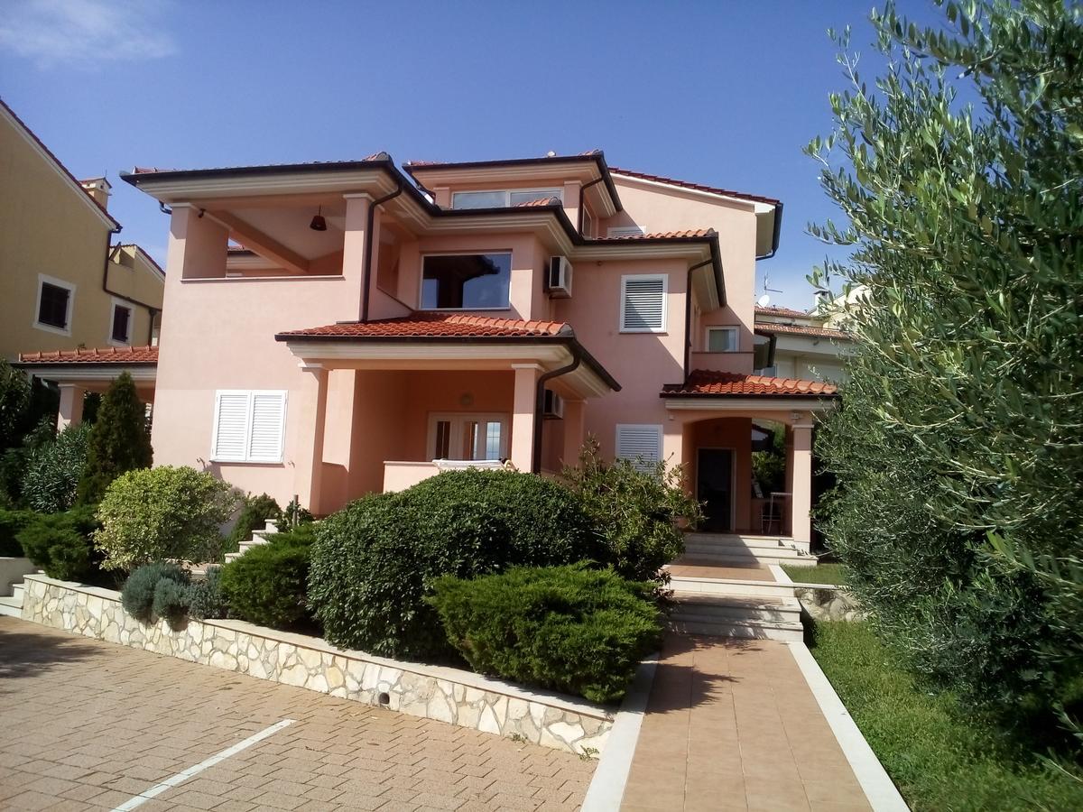 Apartments Villa Fernetich プレマントゥーラ エクステリア 写真